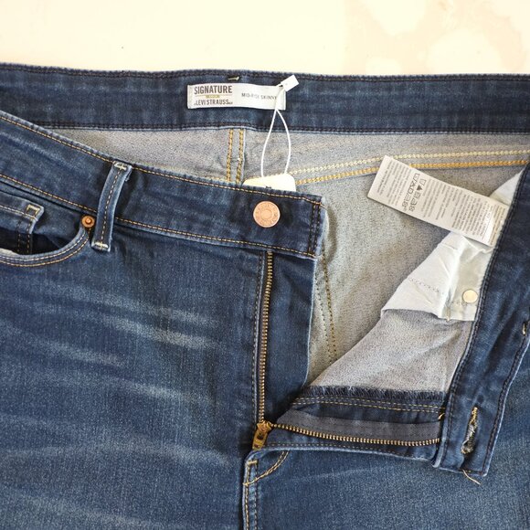 Levi’s Signature Mid-Rise Skinny Jeans 👖– Dark Blue Size 20L (W35 L32) - Picture 5 of 6